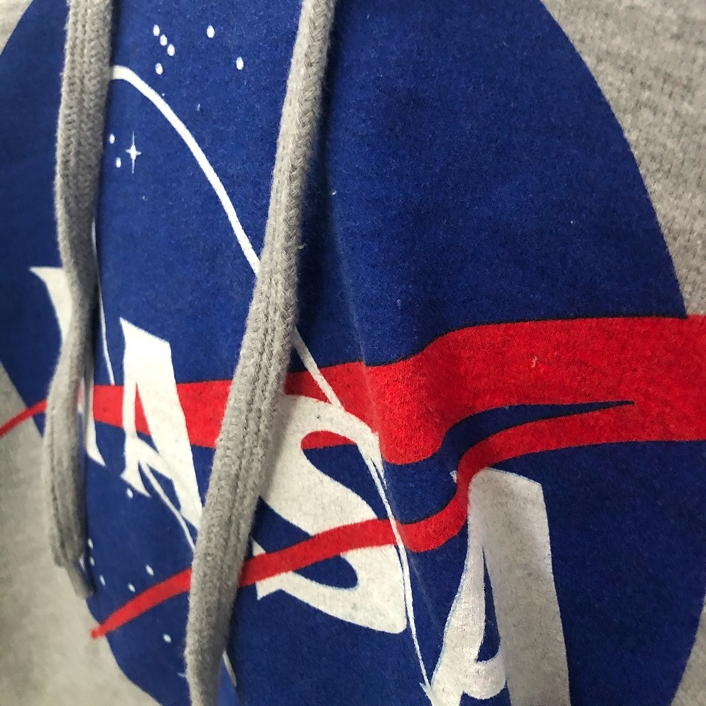 Chemistry Cropped NASA Hoodie - Picture 3 of 4